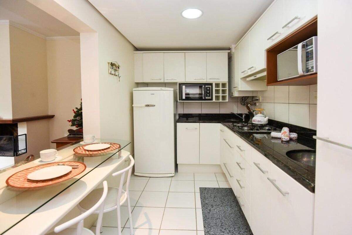 Rosa Edificio Bavaria Apartamento Gramado